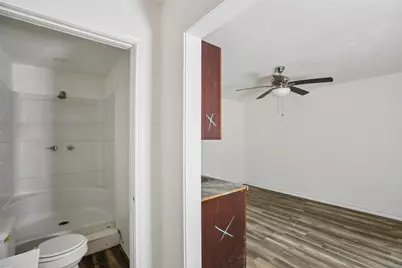 242 Bishop, Livingston, TX 77351 - Photo 6