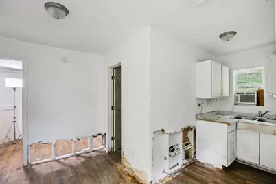 242 Bishop, Livingston, TX 77351 - Photo 10