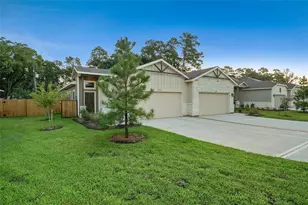 202 Oakcrest, Conroe, TX 77304 - Photo 1