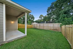 202 Oakcrest, Conroe, TX 77304 - Photo 12