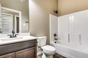 202 Oakcrest, Conroe, TX 77304 - Photo 10