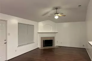 4702 Buescher Ct, Pearland, TX 77584 - Photo 6