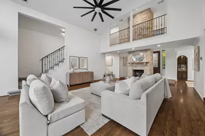 8321 Burkhart Court, Houston, TX 77055 - Photo 12