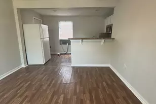 727 W 6th St, Freeport, TX 77541 - Photo 2