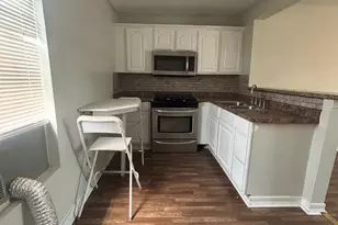 727 W 6th St, Freeport, TX 77541 - Photo 6