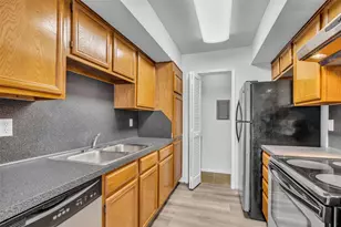 2025 Augusta Dr, Houston, TX 77057 - Photo 12