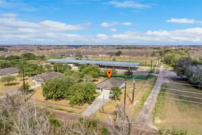 3141 Cr 81, Rosharon, TX 77583 - Photo 2