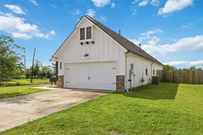 148 Austin Road, Angleton, TX 77515 - Photo 2