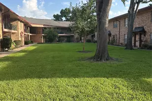 7600 Burgoyne Rd, Houston, TX 77063 - Photo 2