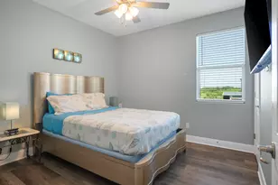 933 Magnolia Ln, Port Bolivar, TX 77650 - Photo 16