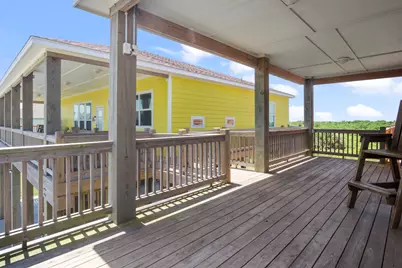 933 Magnolia Lane, Port Bolivar, TX 77650 - Photo 28