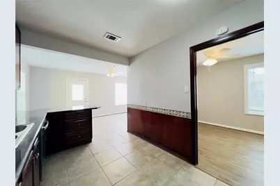 1013 17th Avenue N, Texas City, TX 77590 - Photo 10