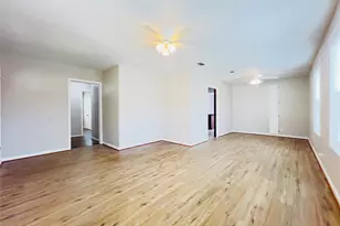 1013 17th Ave N, Texas City, TX 77590 - Photo 6