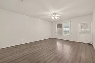 13915 Maleewan Ln, Sugar Land, TX 77498 - Photo 14