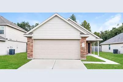 8618 Middleton Oaks Circle, Houston, TX 77028 - Photo 1