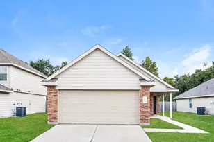8618 Middleton Oaks Cir, Houston, TX 77028 - Photo 1