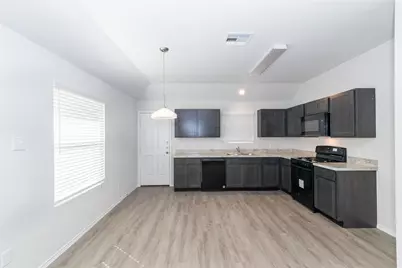 8618 Middleton Oaks Circle, Houston, TX 77028 - Photo 2