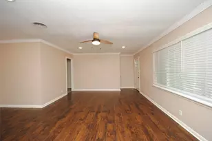 10034 Cedardale Dr, Houston, TX 77055 - Photo 10