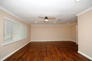 10034 Cedardale Dr, Houston, TX 77055 - Photo 8