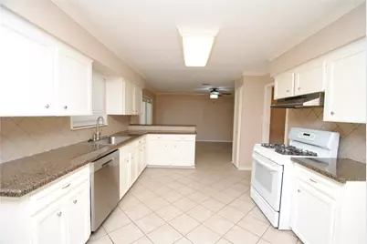 10034 Cedardale Drive, Houston, TX 77055 - Photo 14