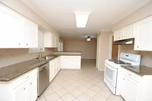 10034 Cedardale Dr, Houston, TX 77055 - Photo 14