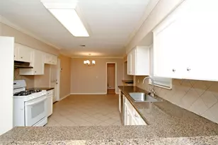 10034 Cedardale Dr, Houston, TX 77055 - Photo 12