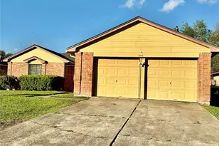 2015 Lazy Ln, Missouri City, TX 77489 - Photo 1