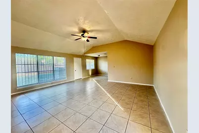 2015 Lazy Lane, Missouri City, TX 77489 - Photo 4