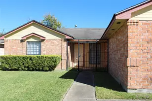 2015 Lazy Ln, Missouri City, TX 77489 - Photo 2