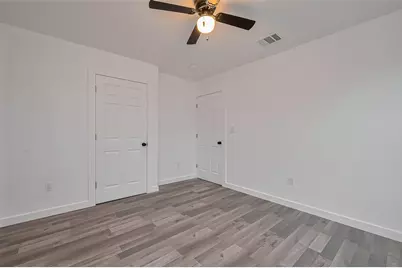 9005 Hilda Street, Houston, TX 77033 - Photo 10