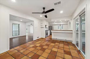 7262 Roos Rd, Houston, TX 77074 - Photo 16