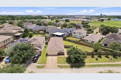 718 Sun Lodge Drive, Houston, TX 77073 - Photo 32