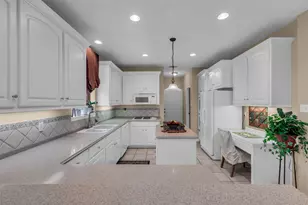 12319 Pebble View Dr, Conroe, TX 77304 - Photo 8