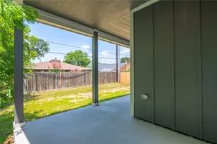 2410 28th Ave N, Texas City, TX 77590 - Photo 18
