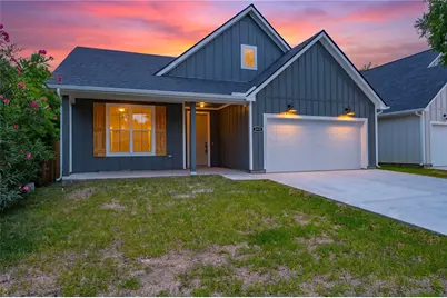 2410 28th Ave N, Texas City, TX 77590 - Photo 2