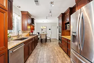 5658 Cartagena St, Houston, TX 77035 - Photo 14