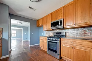 1402 51st St, Galveston, TX 77551 - Photo 20