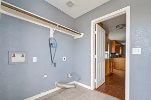 1402 51st St, Galveston, TX 77551 - Photo 22