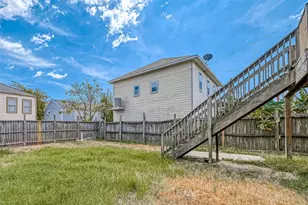 1402 51st St, Galveston, TX 77551 - Photo 40