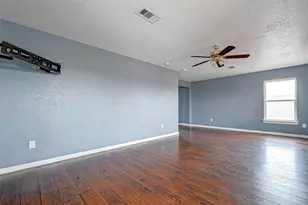 1402 51st St, Galveston, TX 77551 - Photo 8