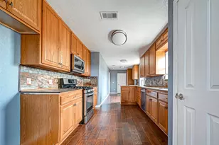 1402 51st St, Galveston, TX 77551 - Photo 16