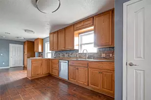 1402 51st St, Galveston, TX 77551 - Photo 16