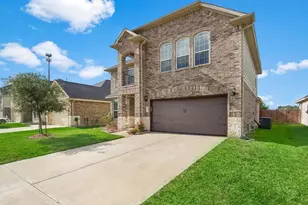 1247 S Maple Dr, Katy, TX 77493 - Photo 2