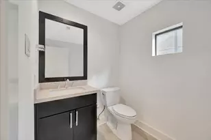 2104 Colorado St, Houston, TX 77007 - Photo 26