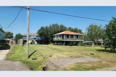 1010 15th St, San Leon, TX 77539 - Photo 2