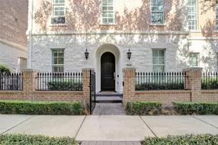 2134 Briarglen Dr, Houston, TX 77027 - Photo 2