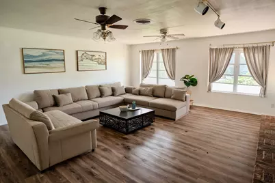 212 Avenue B, Brazoria, TX 77422 - Photo 10