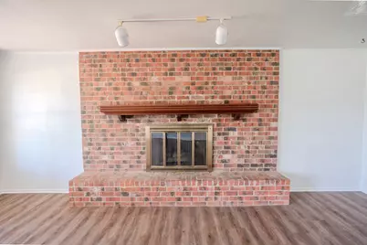 212 Avenue B, Brazoria, TX 77422 - Photo 12