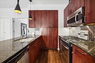 361 Sydnor St, Houston, TX 77020 - Photo 10