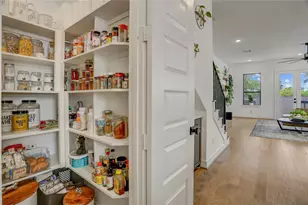 308 E 40th St, Houston, TX 77018 - Photo 10
